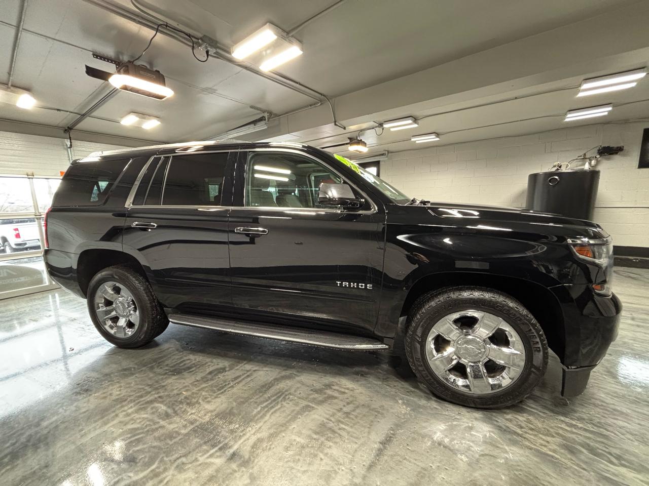 Chevrolet Tahoe 4WD 4dr Premier 2017