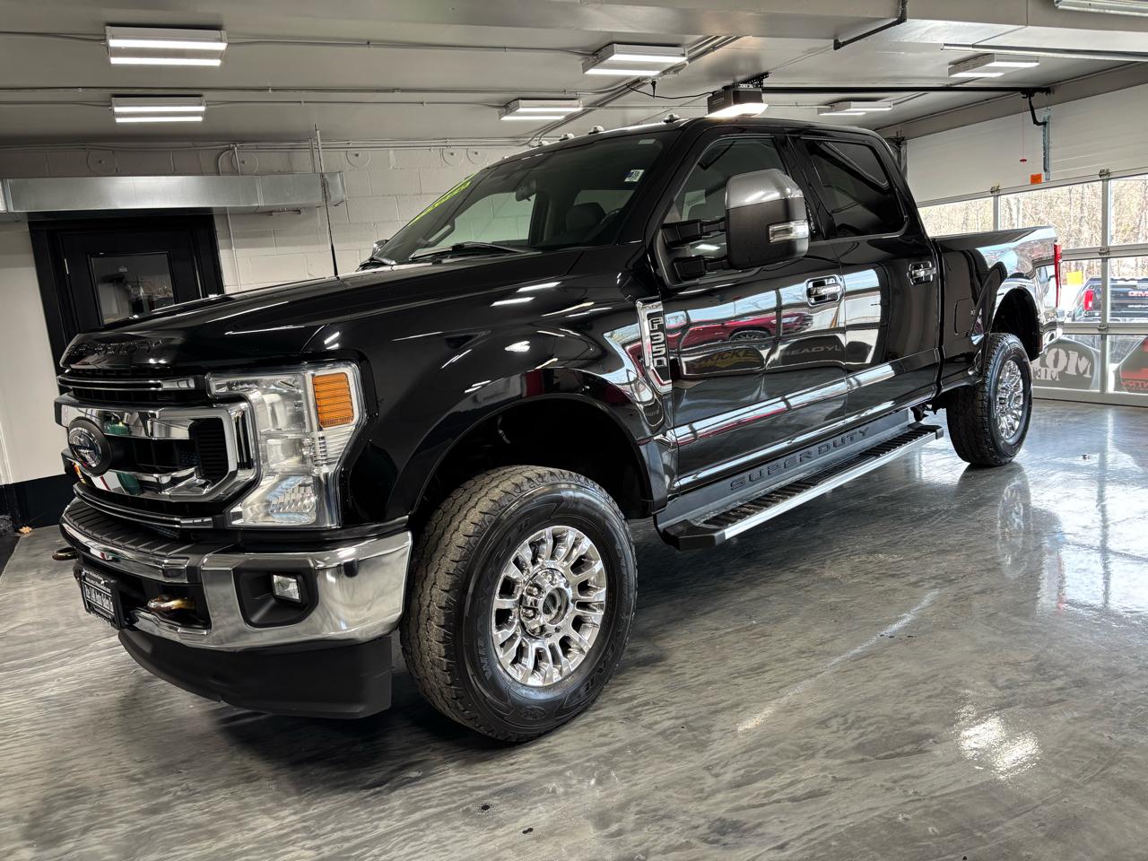 Ford Super Duty F-350 SRW XLT 4WD Crew Cab 6.75' Box 2022
