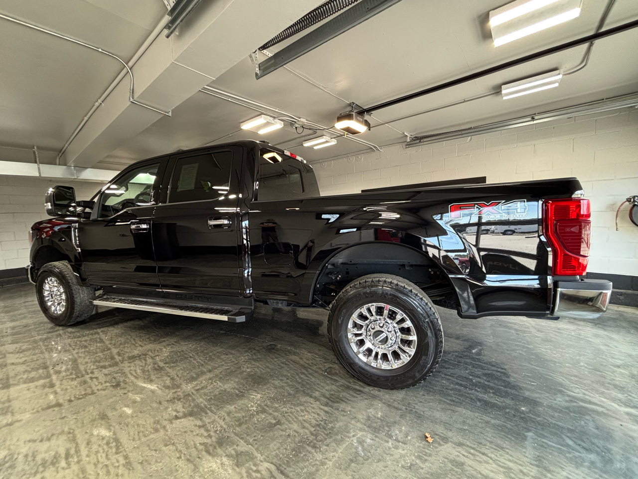 Ford Super Duty F-350 SRW XLT 4WD Crew Cab 6.75' Box 2022