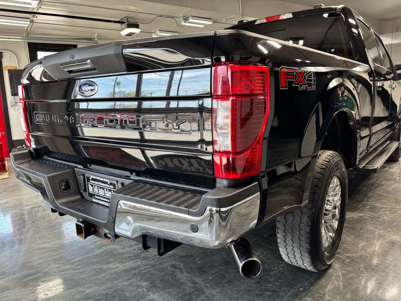 Ford Super Duty F-350 SRW XLT 4WD Crew Cab 6.75' Box 2022