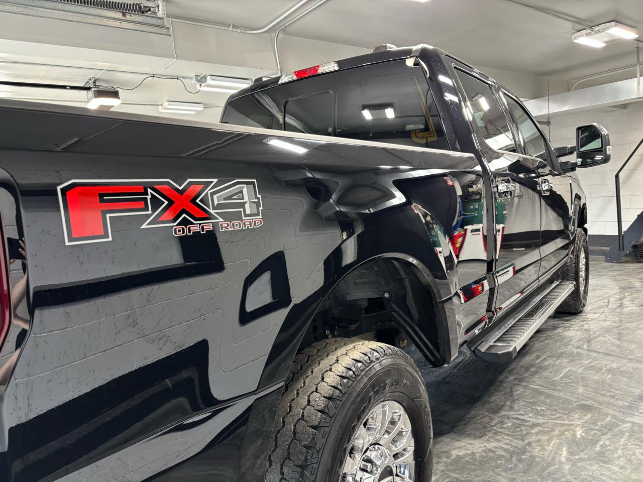 Ford Super Duty F-350 SRW XLT 4WD Crew Cab 6.75' Box 2022