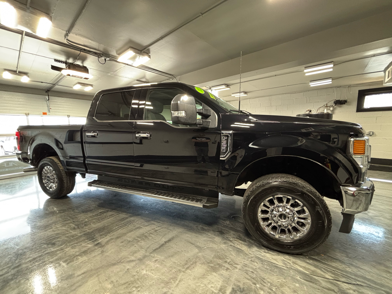 Ford Super Duty F-350 SRW XLT 4WD Crew Cab 6.75' Box 2022