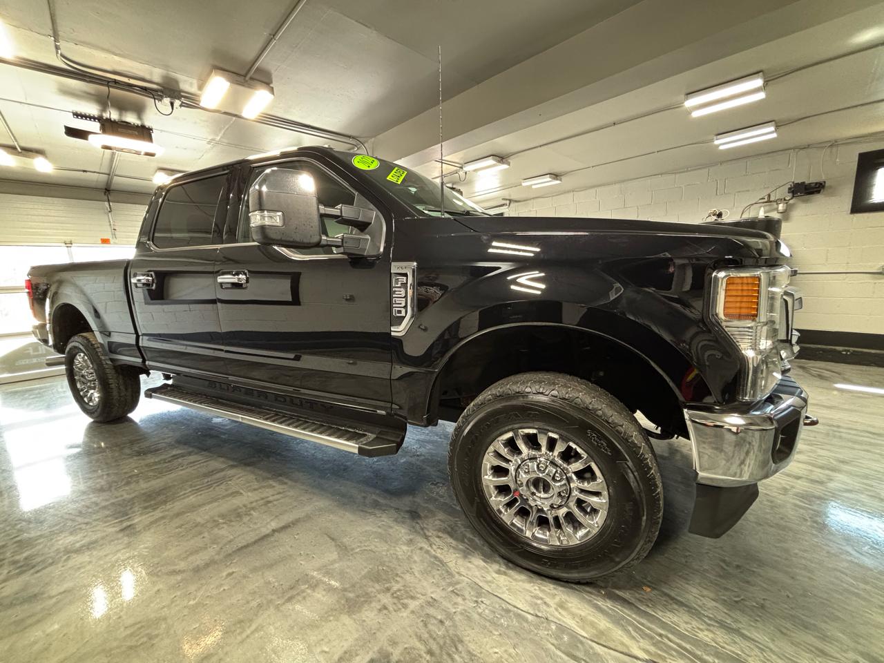 Ford Super Duty F-350 SRW XLT 4WD Crew Cab 6.75' Box 2022