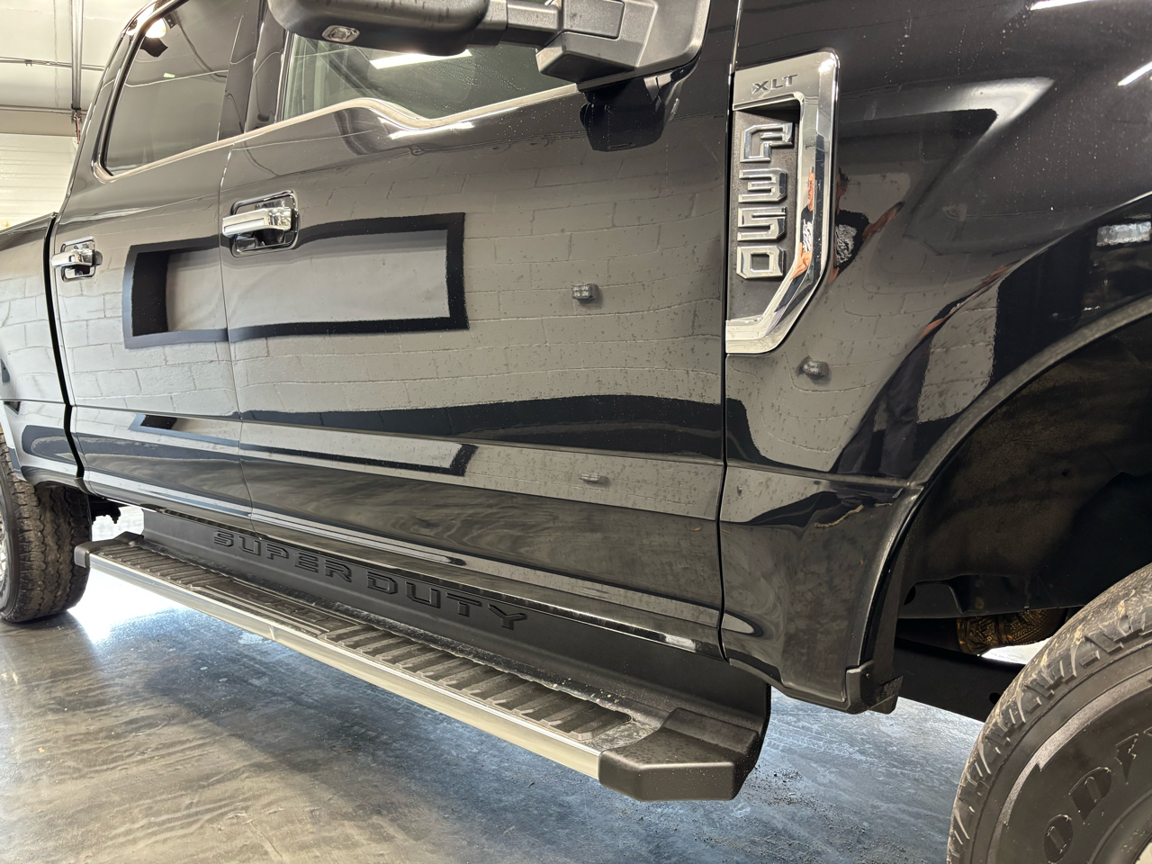 Ford Super Duty F-350 SRW XLT 4WD Crew Cab 6.75' Box 2022