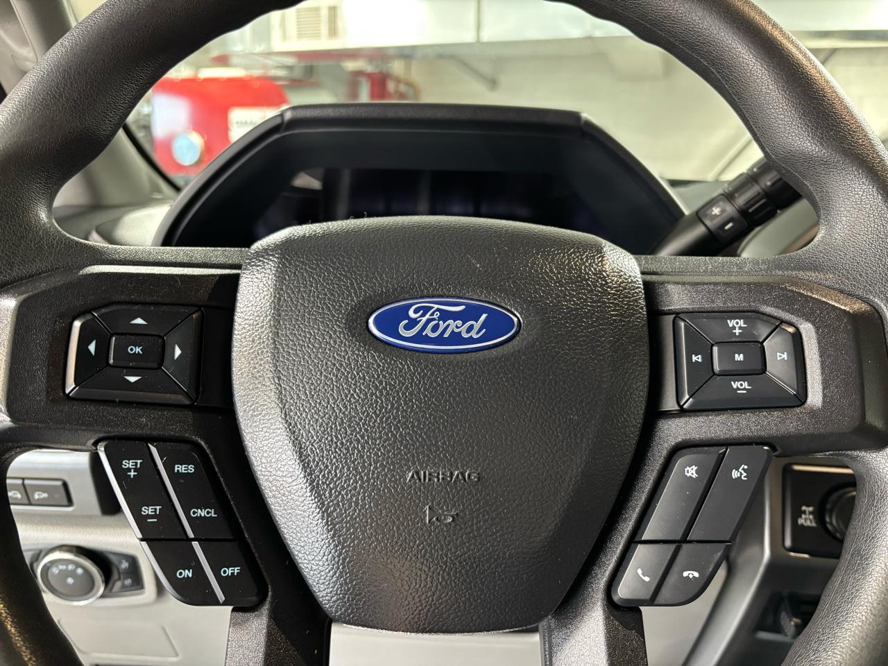 Ford Super Duty F-350 SRW XLT 4WD Crew Cab 6.75' Box 2022