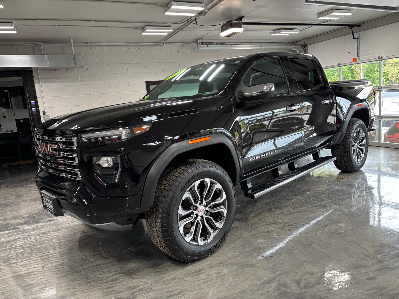 GMC Canyon 4WD Crew Cab Denali 2023