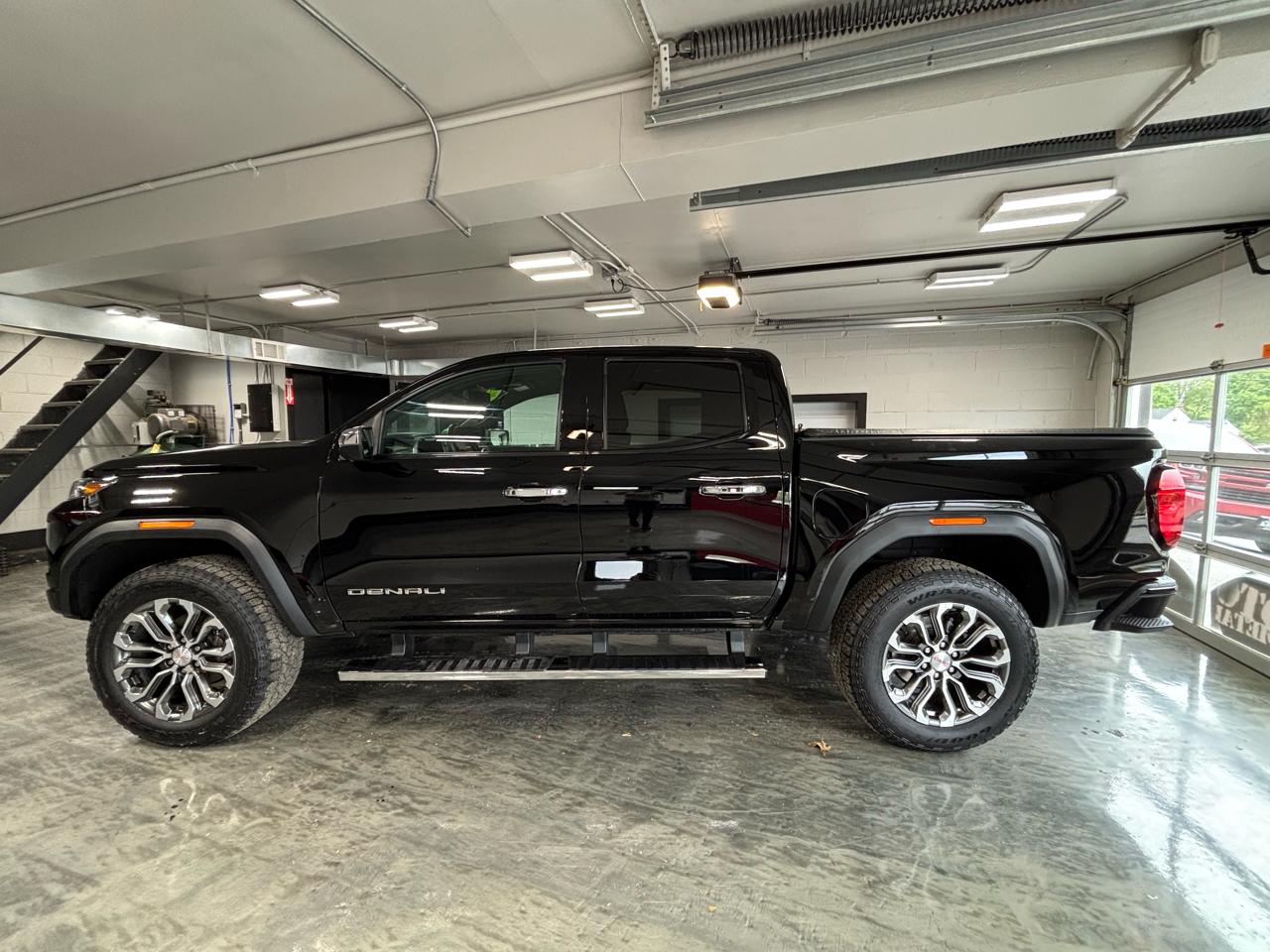 GMC Canyon 4WD Crew Cab Denali 2023