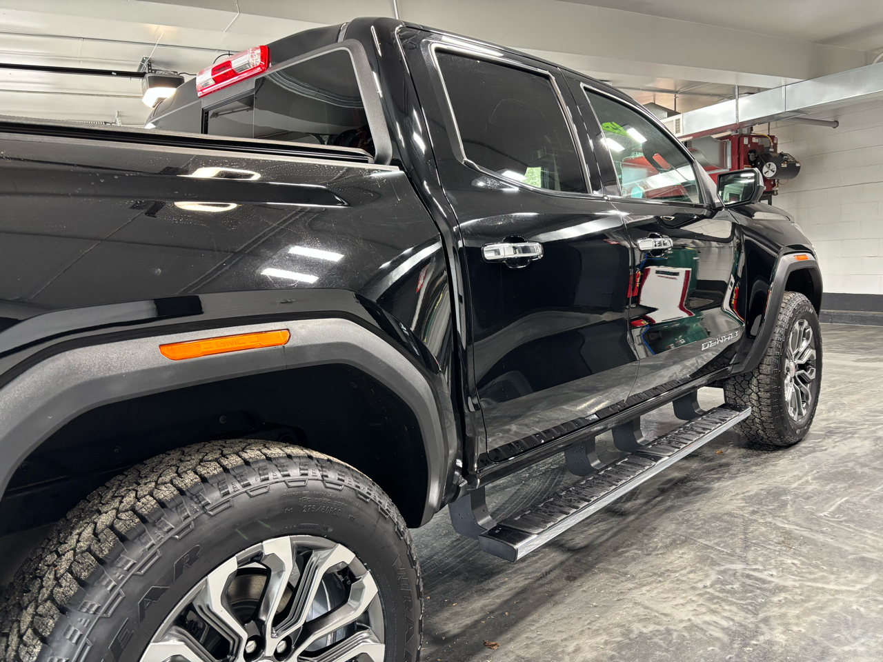 GMC Canyon 4WD Crew Cab Denali 2023