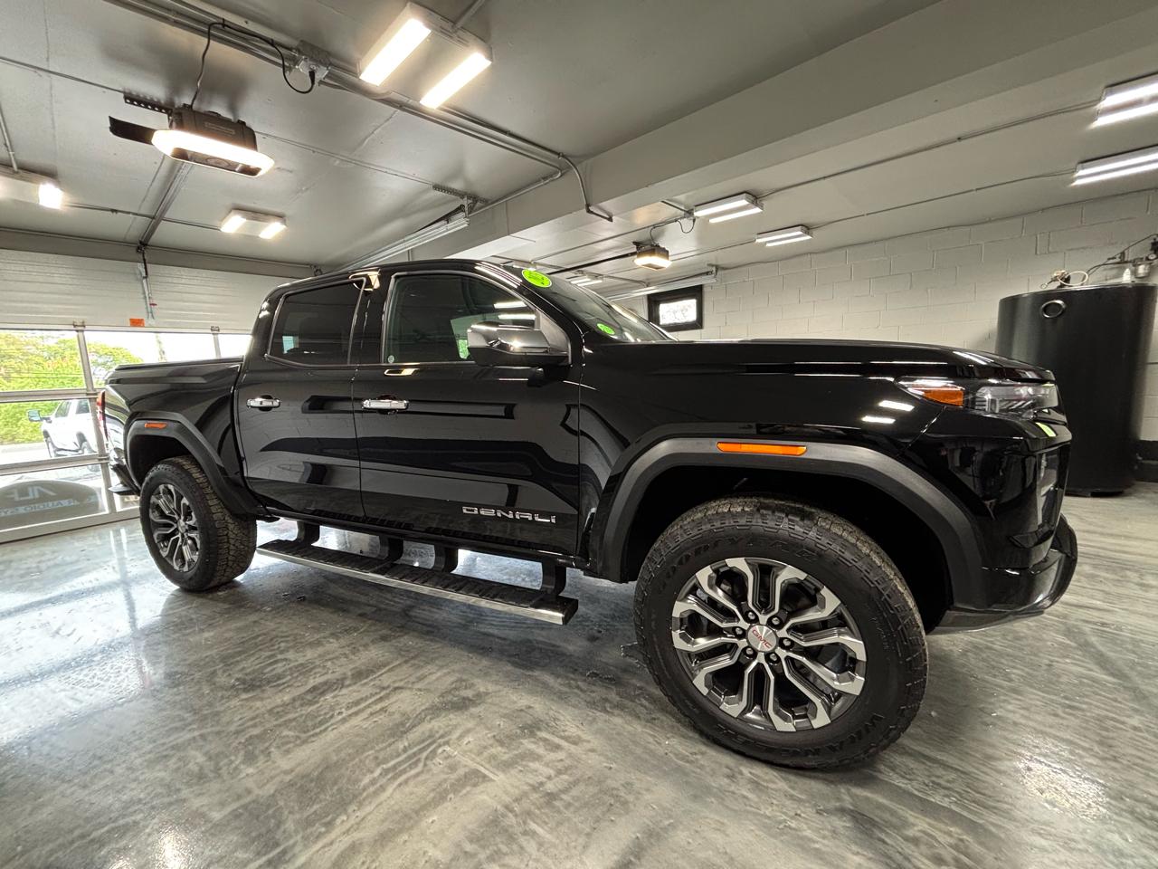 GMC Canyon 4WD Crew Cab Denali 2023
