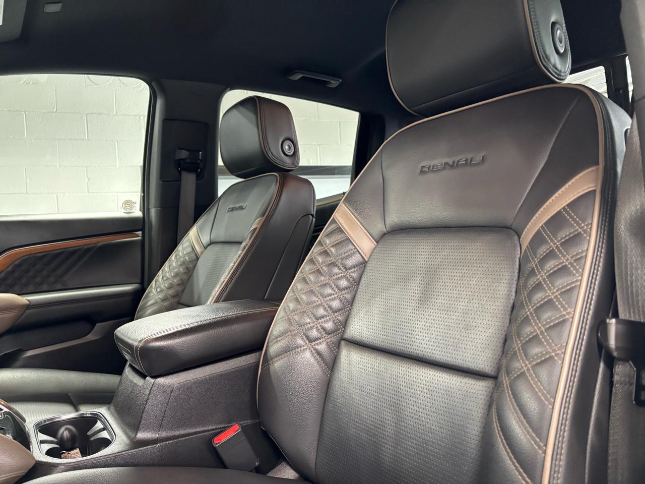 GMC Canyon 4WD Crew Cab Denali 2023