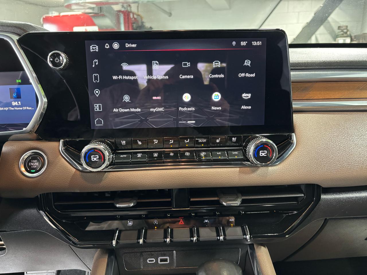 GMC Canyon 4WD Crew Cab Denali 2023
