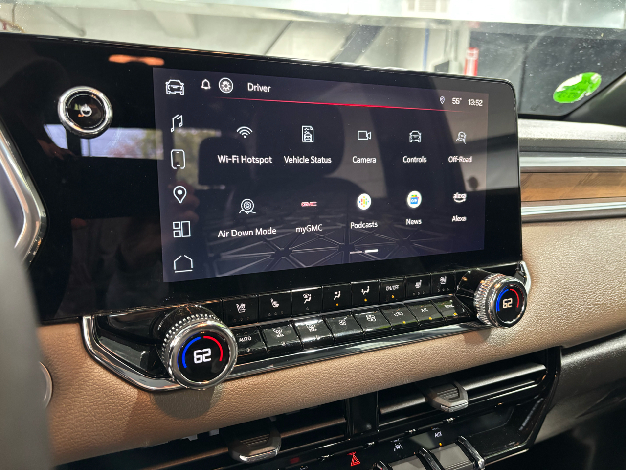 GMC Canyon 4WD Crew Cab Denali 2023
