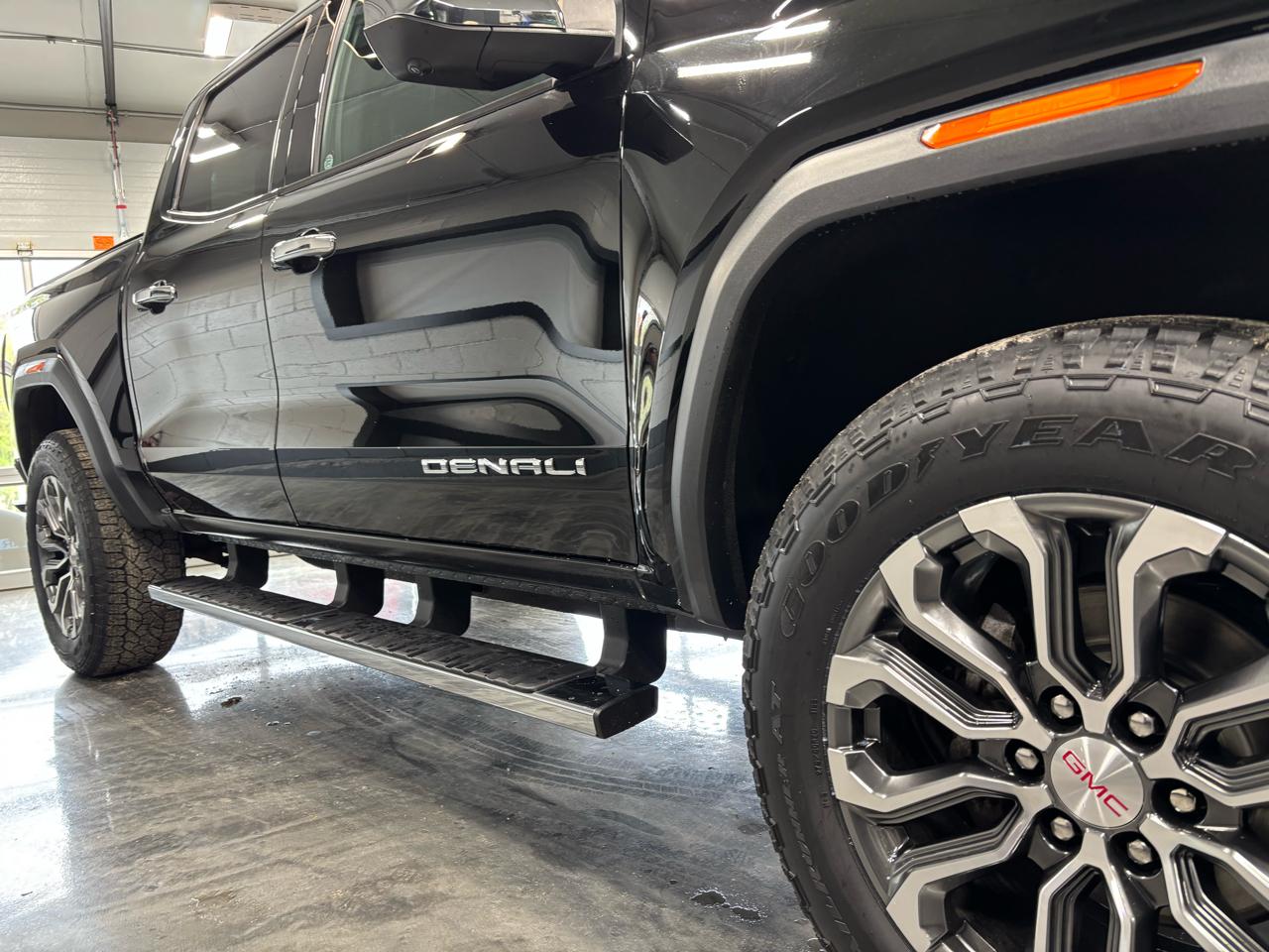 GMC Canyon 4WD Crew Cab Denali 2023