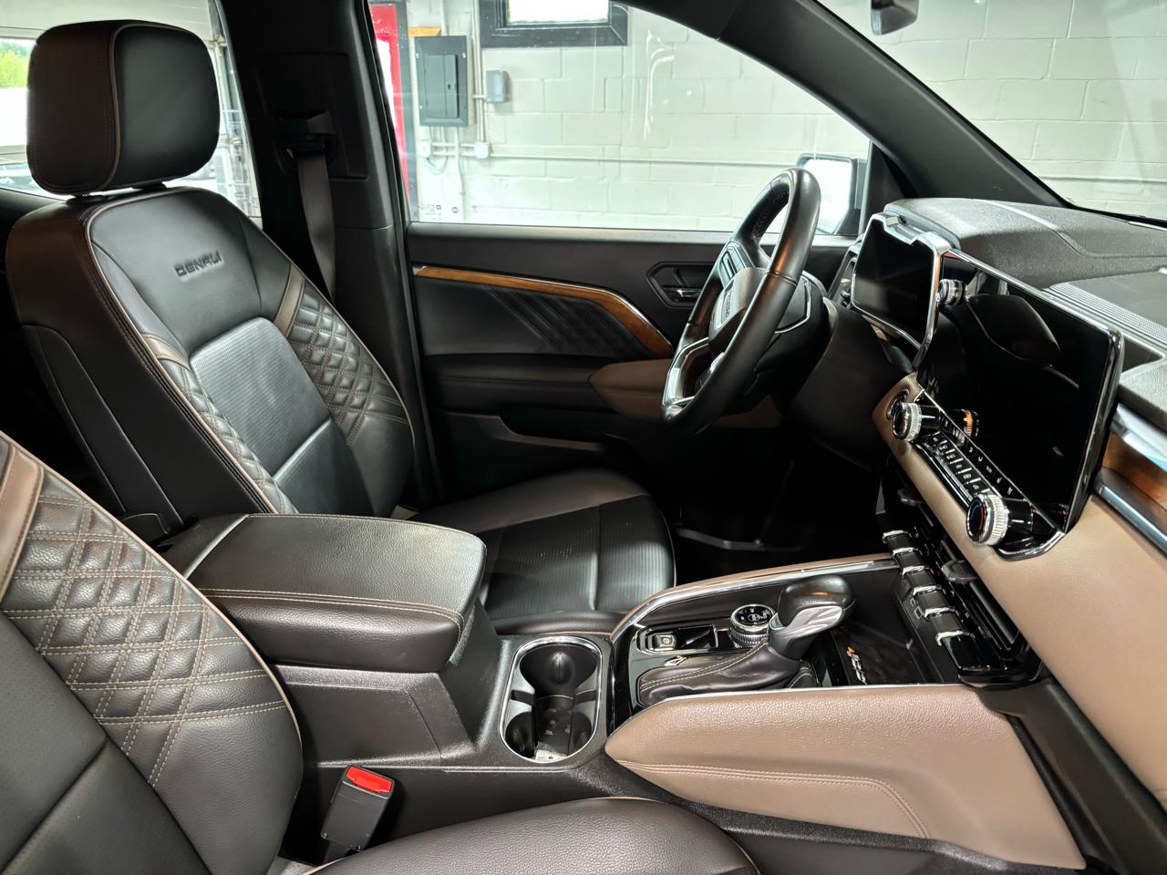 GMC Canyon 4WD Crew Cab Denali 2023