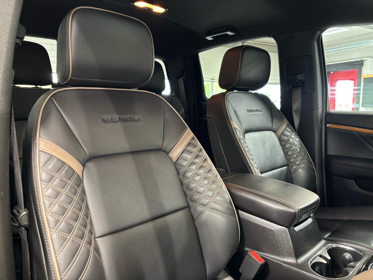 GMC Canyon 4WD Crew Cab Denali 2023
