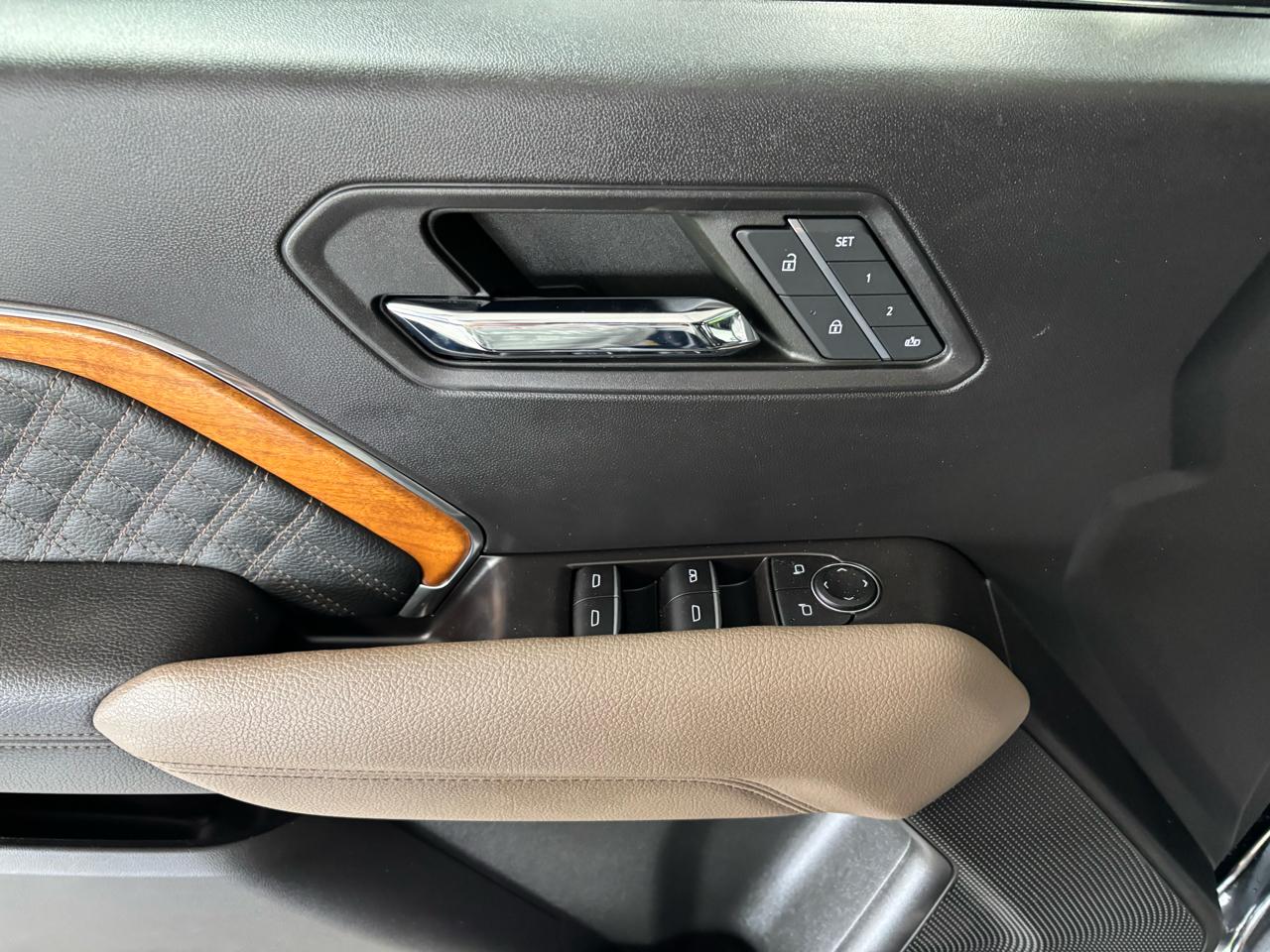 GMC Canyon 4WD Crew Cab Denali 2023