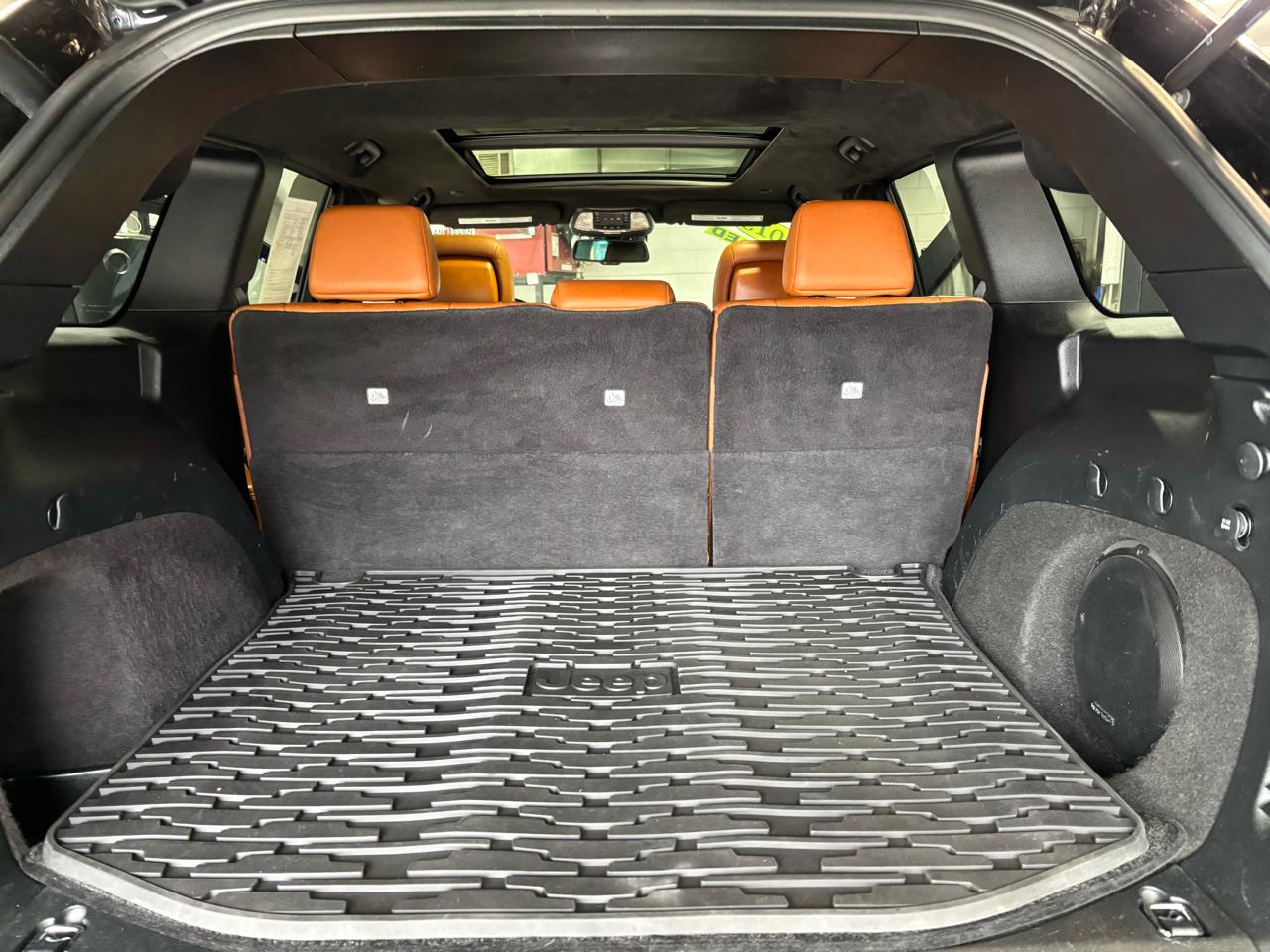 Jeep Grand Cherokee 4WD 4dr SRT 2015