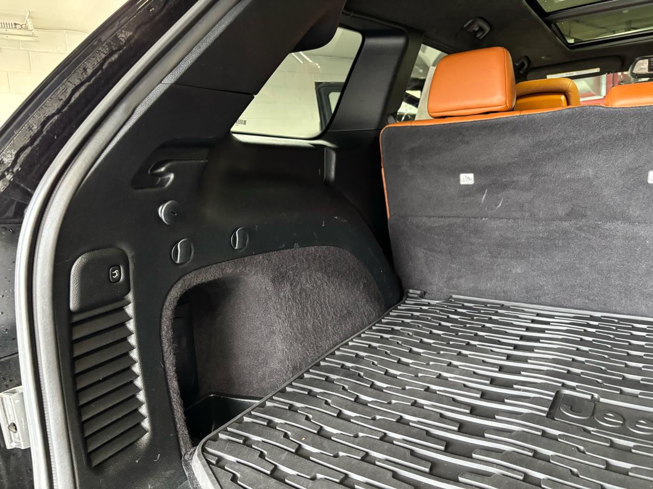 Jeep Grand Cherokee 4WD 4dr SRT 2015