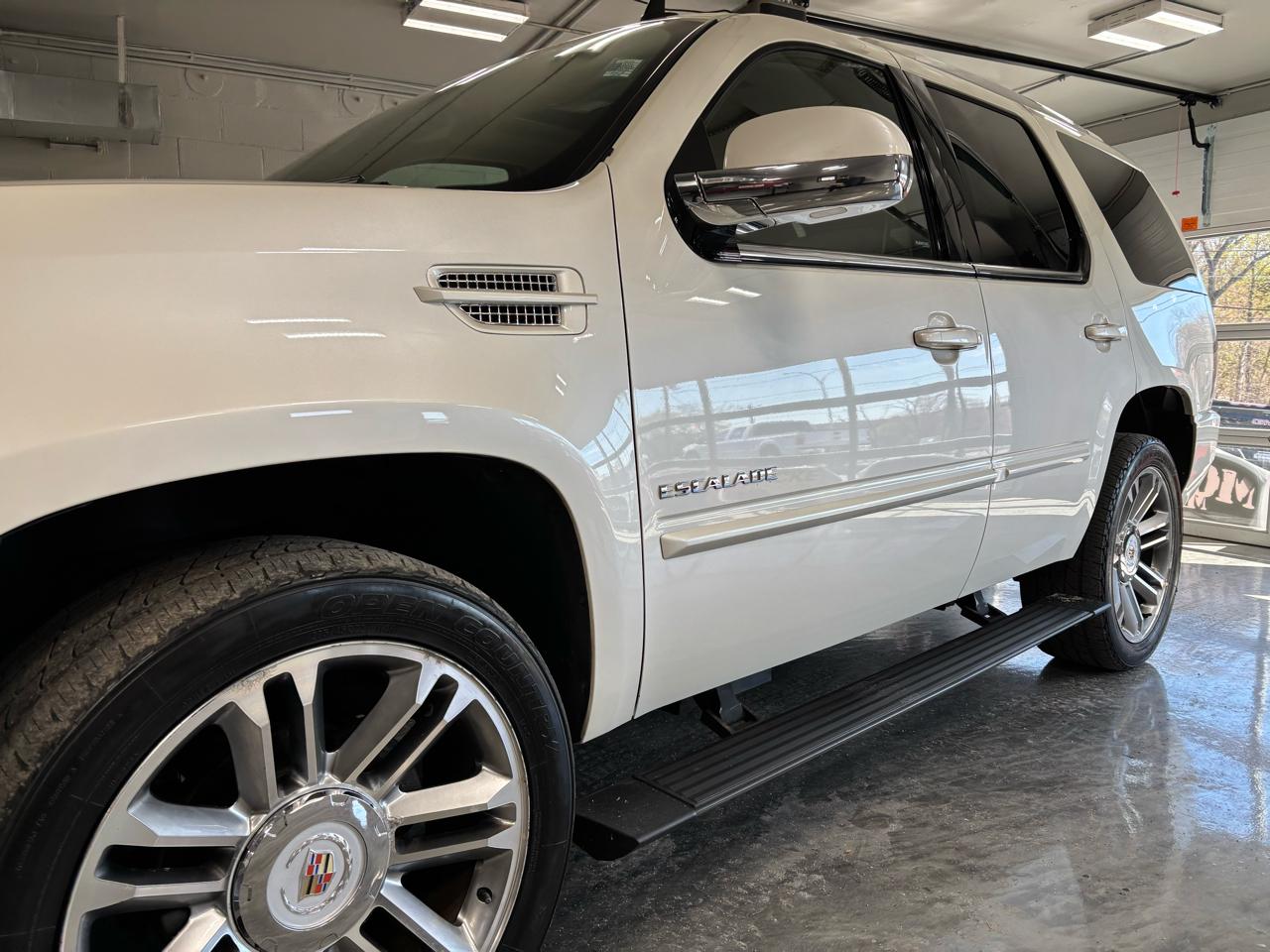 Cadillac Escalade AWD 4dr Premium 2014