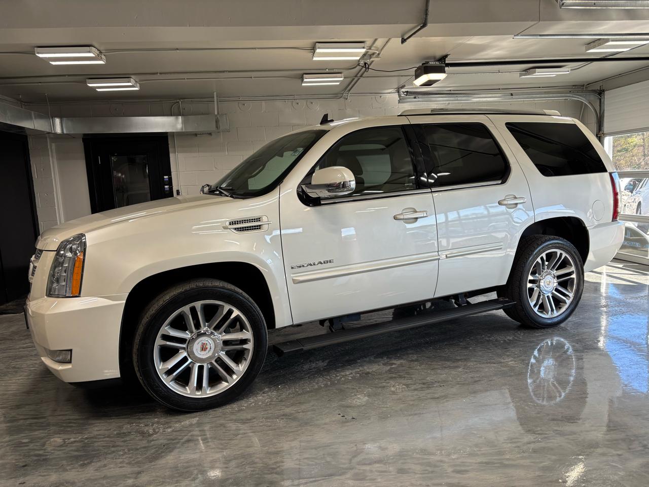 Cadillac Escalade AWD 4dr Premium 2014