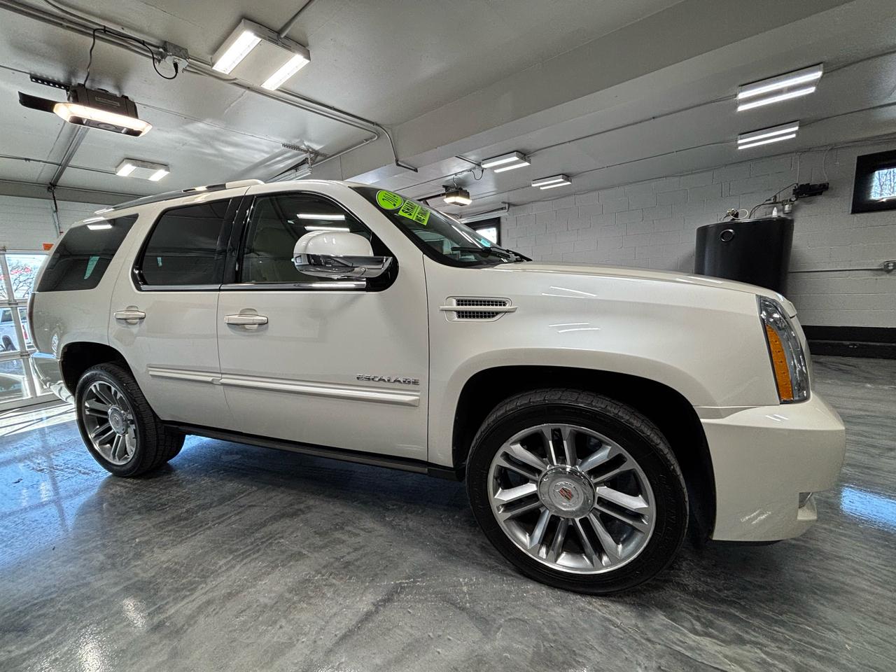 Cadillac Escalade AWD 4dr Premium 2014