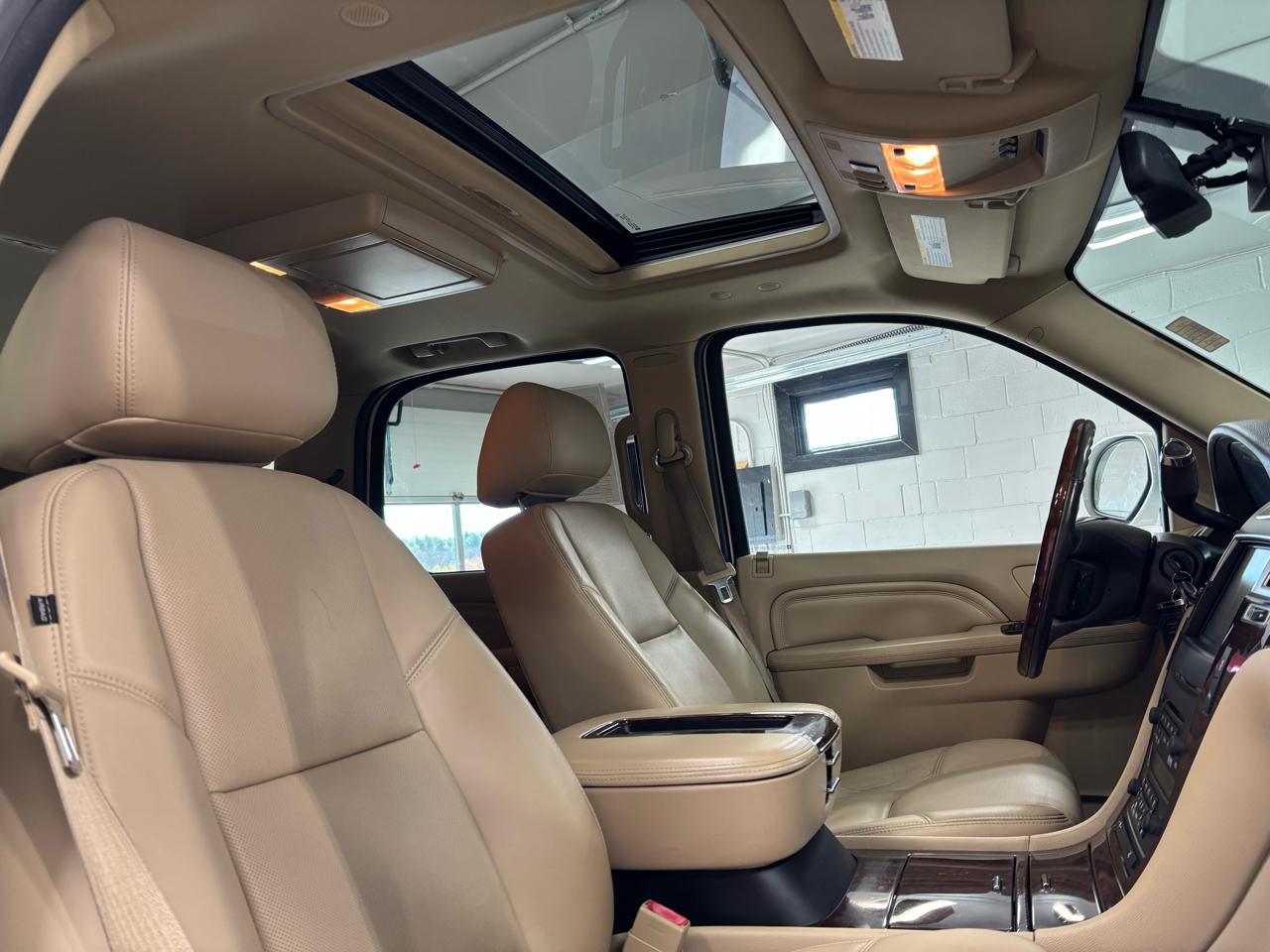 Cadillac Escalade AWD 4dr Premium 2014