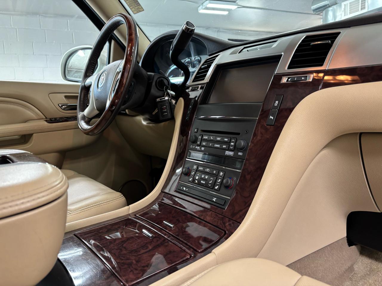 Cadillac Escalade AWD 4dr Premium 2014