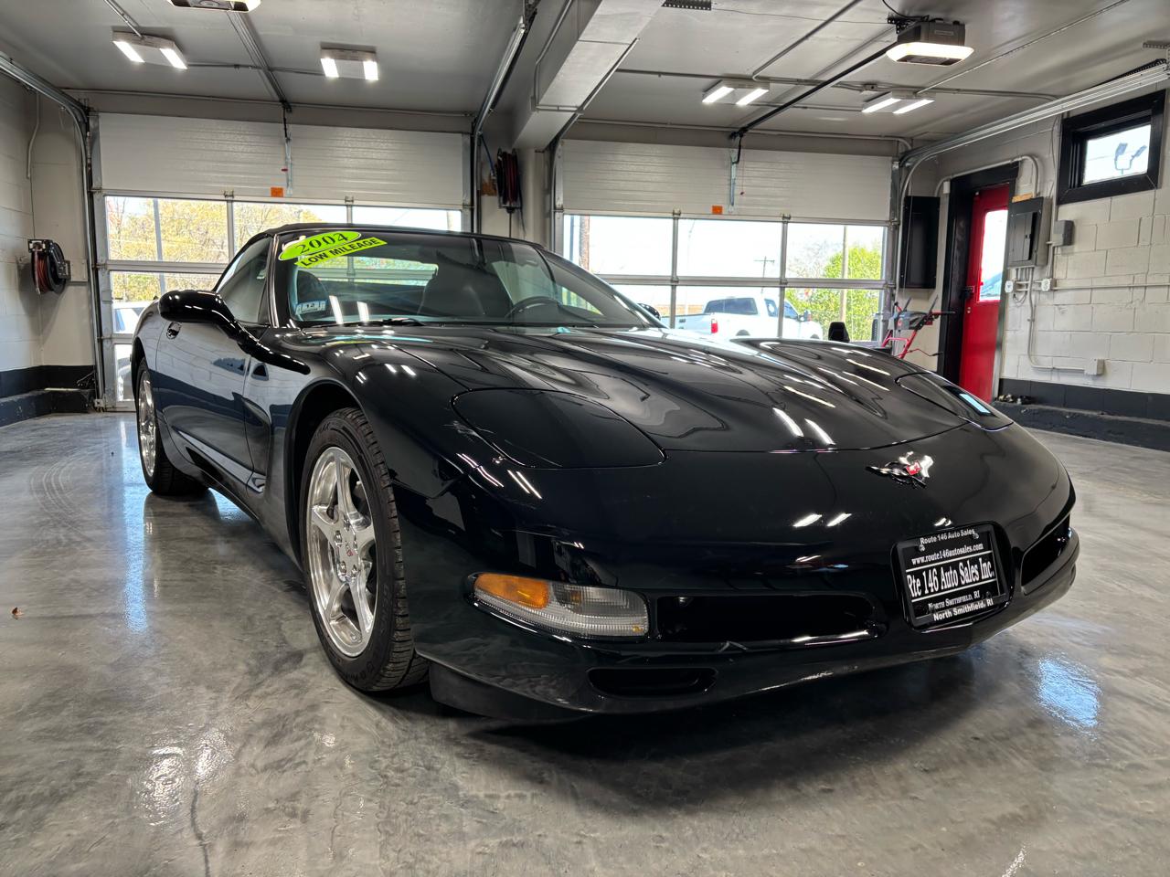 Chevrolet Corvette 2dr Convertible 2004
