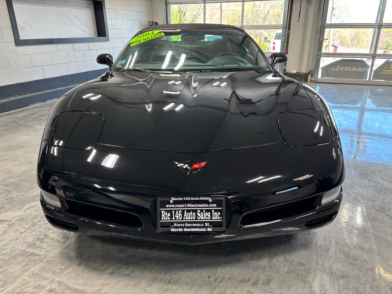 Chevrolet Corvette 2dr Convertible 2004