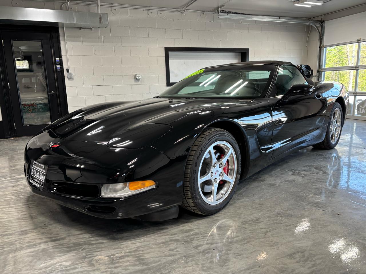 Chevrolet Corvette 2dr Convertible 2004
