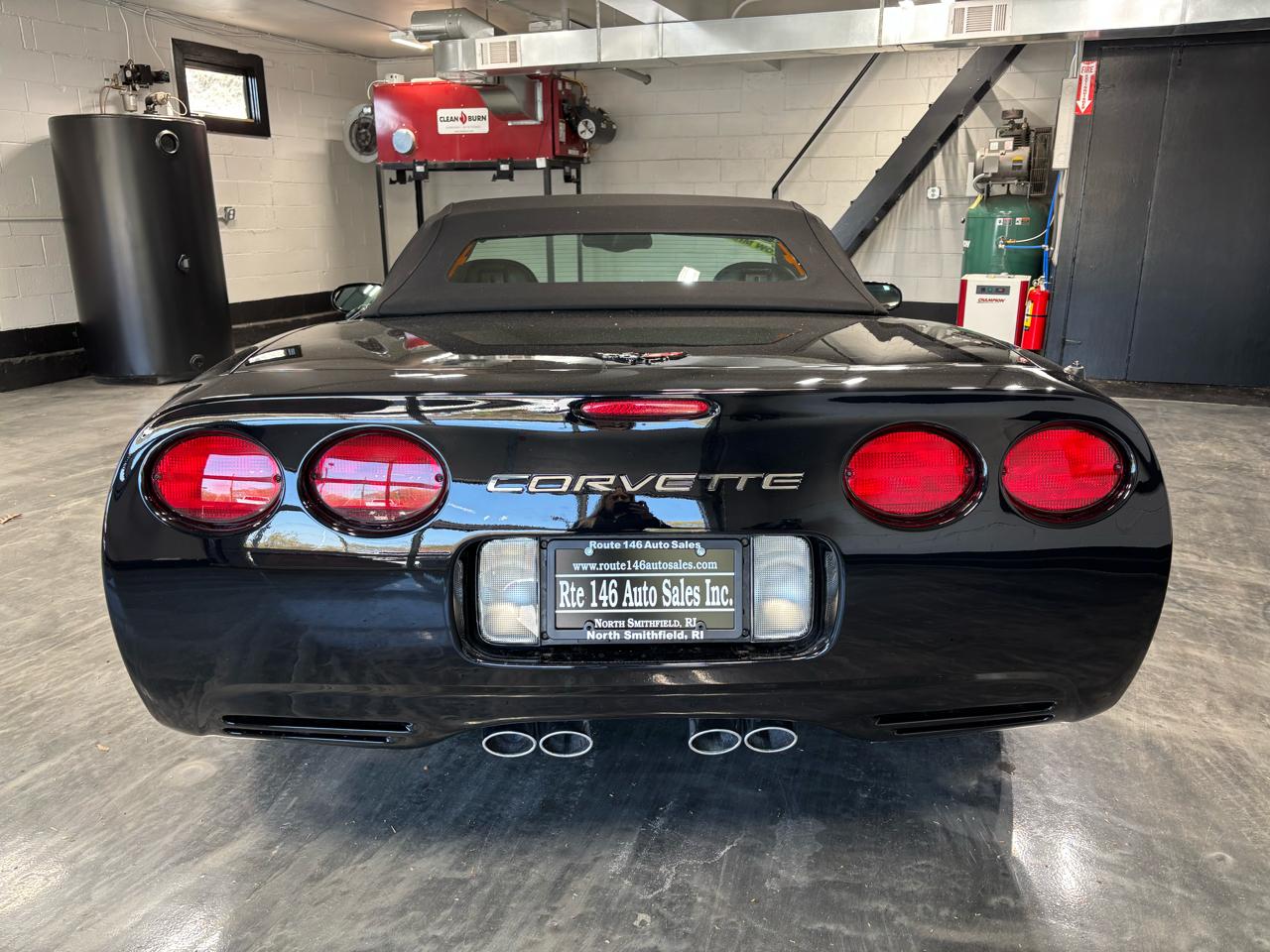 Chevrolet Corvette 2dr Convertible 2004