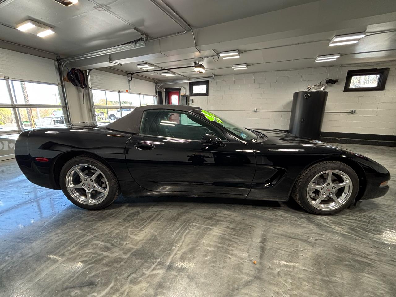 Chevrolet Corvette 2dr Convertible 2004