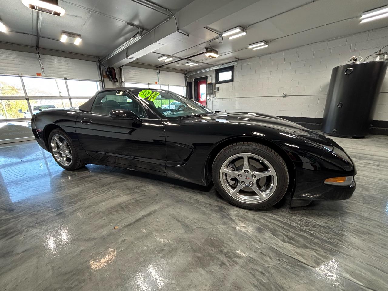Chevrolet Corvette 2dr Convertible 2004