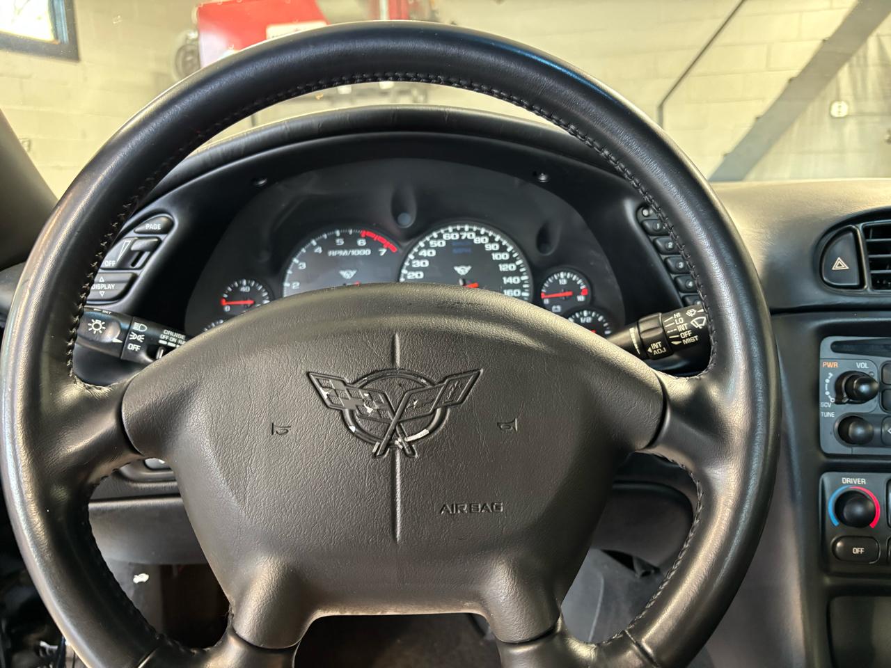 Chevrolet Corvette 2dr Convertible 2004