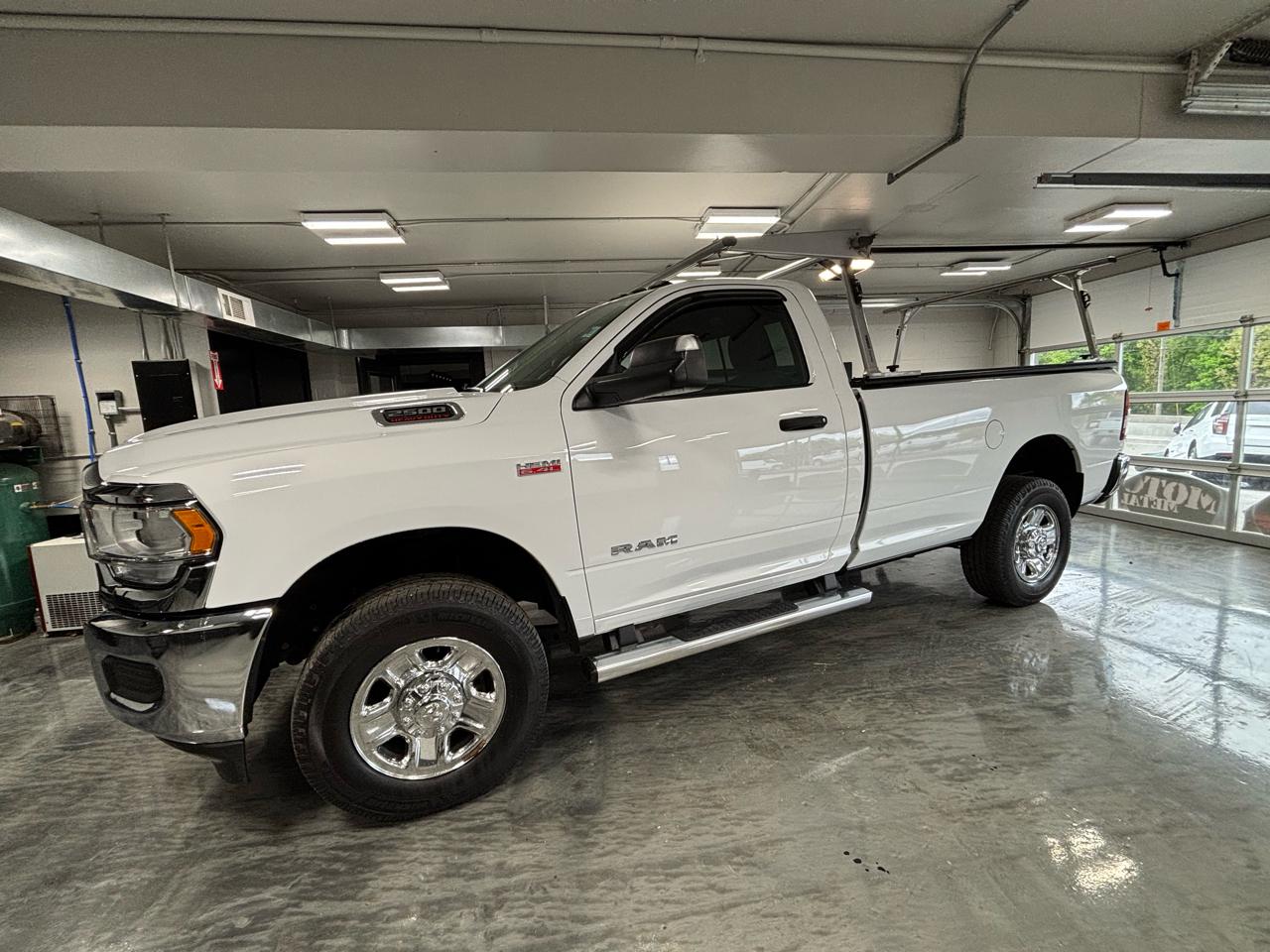 RAM 2500 Tradesman 4x4 Reg Cab 8' Box 2022