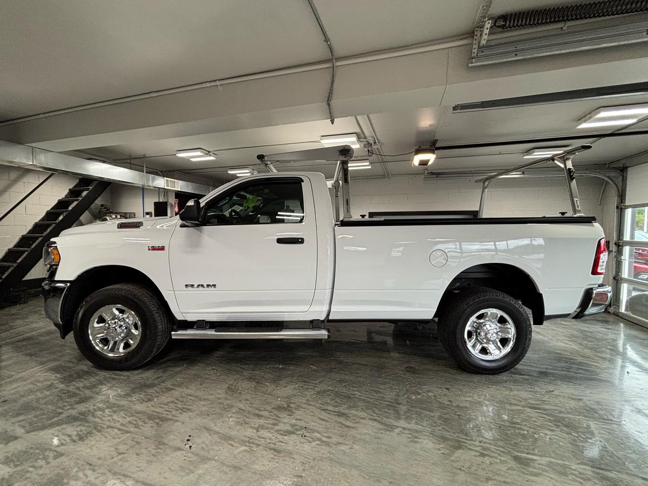 RAM 2500 Tradesman 4x4 Reg Cab 8' Box 2022