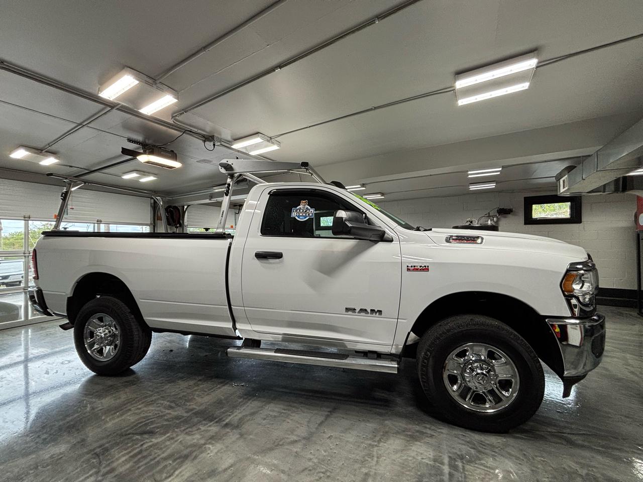 RAM 2500 Tradesman 4x4 Reg Cab 8' Box 2022
