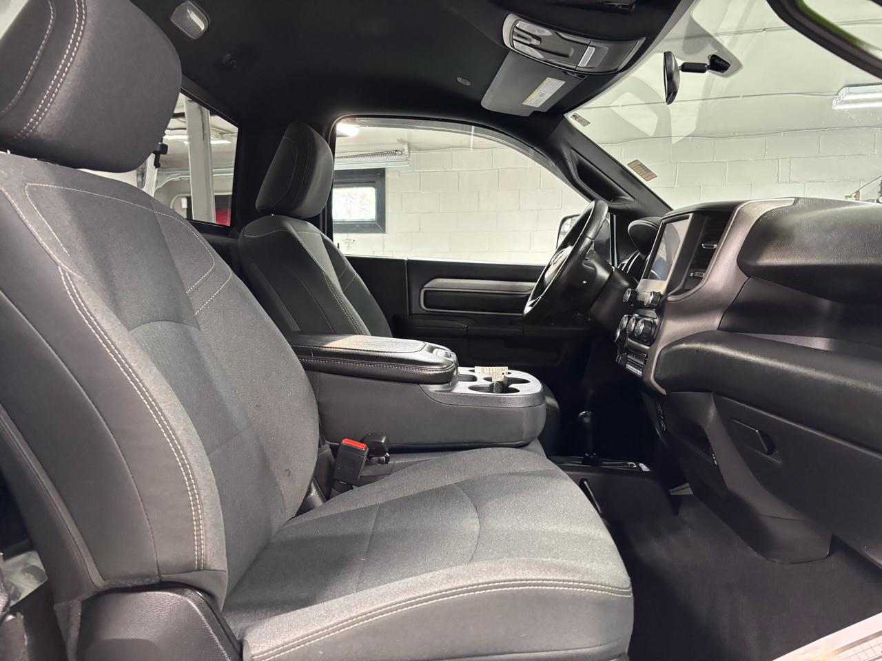 RAM 2500 Tradesman 4x4 Reg Cab 8' Box 2022
