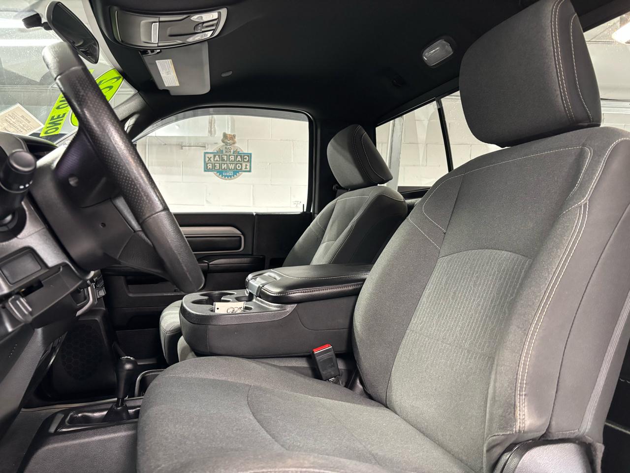 RAM 2500 Tradesman 4x4 Reg Cab 8' Box 2022