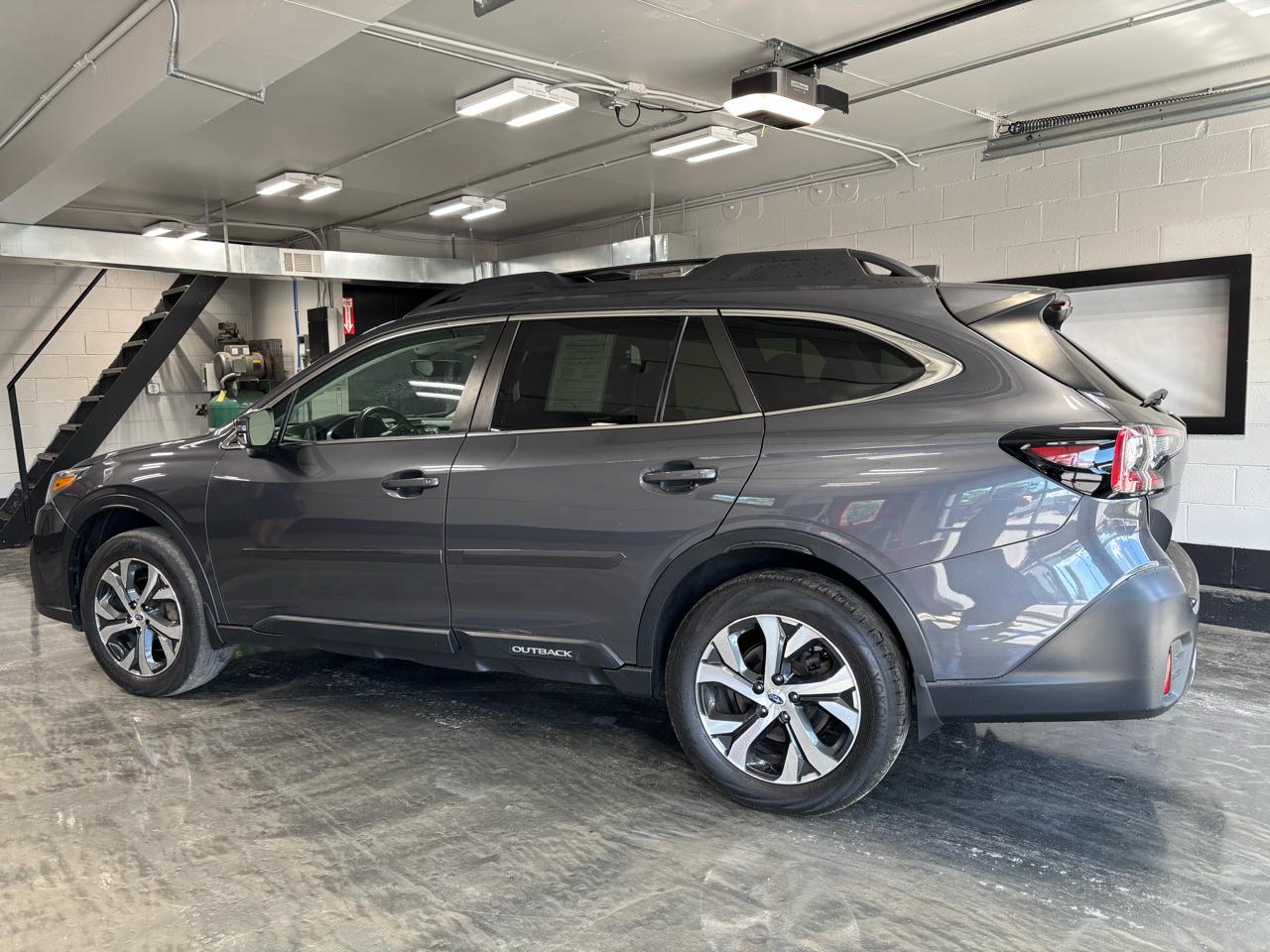 Subaru Outback Limited XT CVT 2022