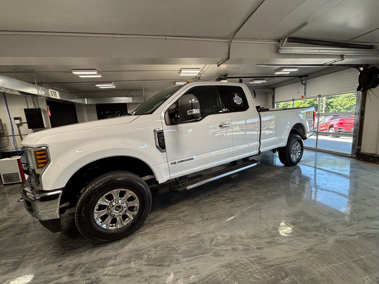 Ford Super Duty F-250 SRW Lariat 4WD SuperCab 8' Box 2019