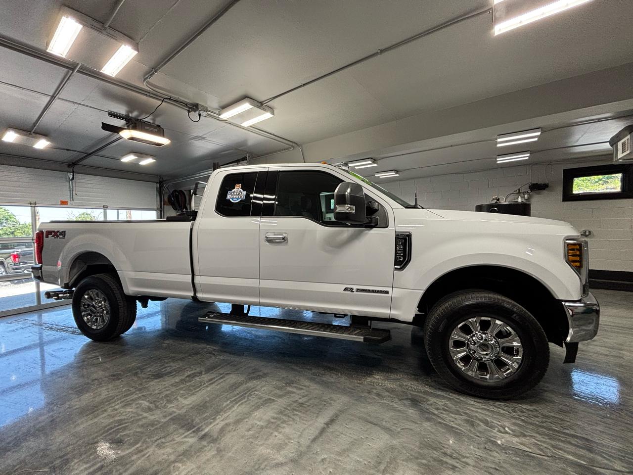 Ford Super Duty F-250 SRW Lariat 4WD SuperCab 8' Box 2019