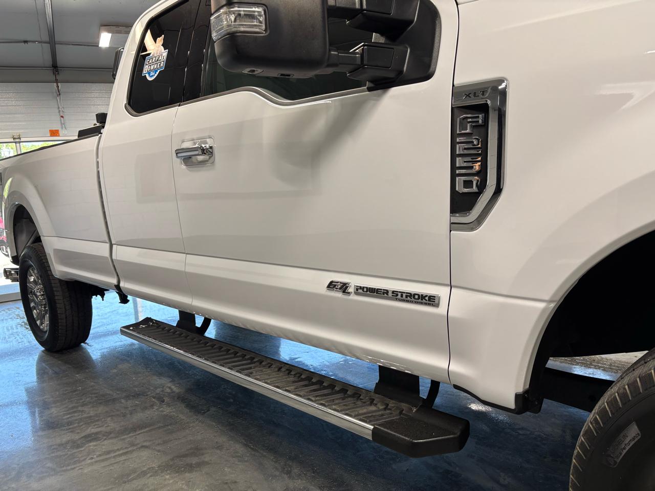 Ford Super Duty F-250 SRW Lariat 4WD SuperCab 8' Box 2019
