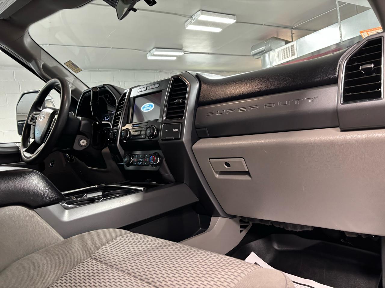 Ford Super Duty F-250 SRW Lariat 4WD SuperCab 8' Box 2019