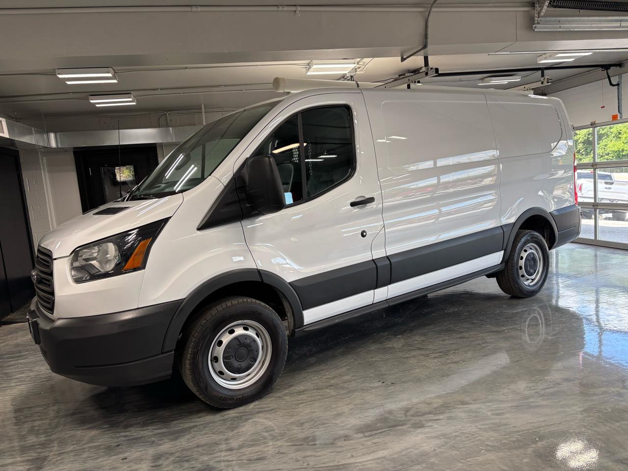 Ford Transit Van T-250 130" Low Rf 9000 GVWR Swing-Out RH Dr 2017