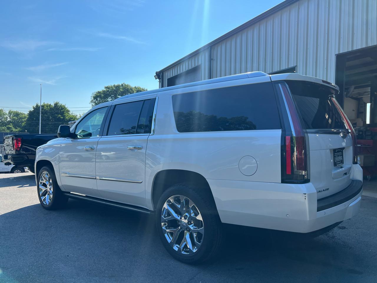 Cadillac Escalade ESV 4WD 4dr Premium Luxury 2018