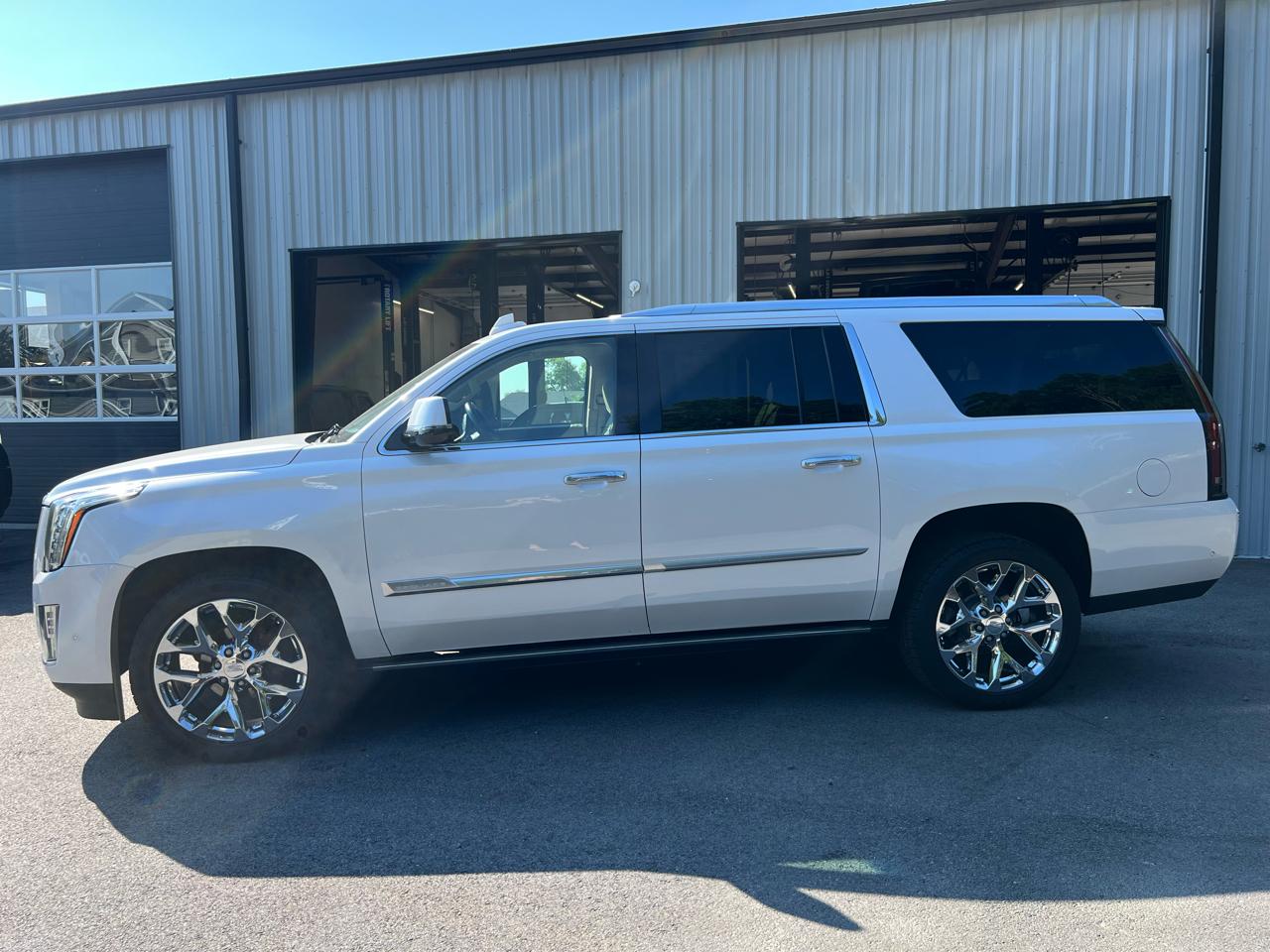 Cadillac Escalade ESV 4WD 4dr Premium Luxury 2018
