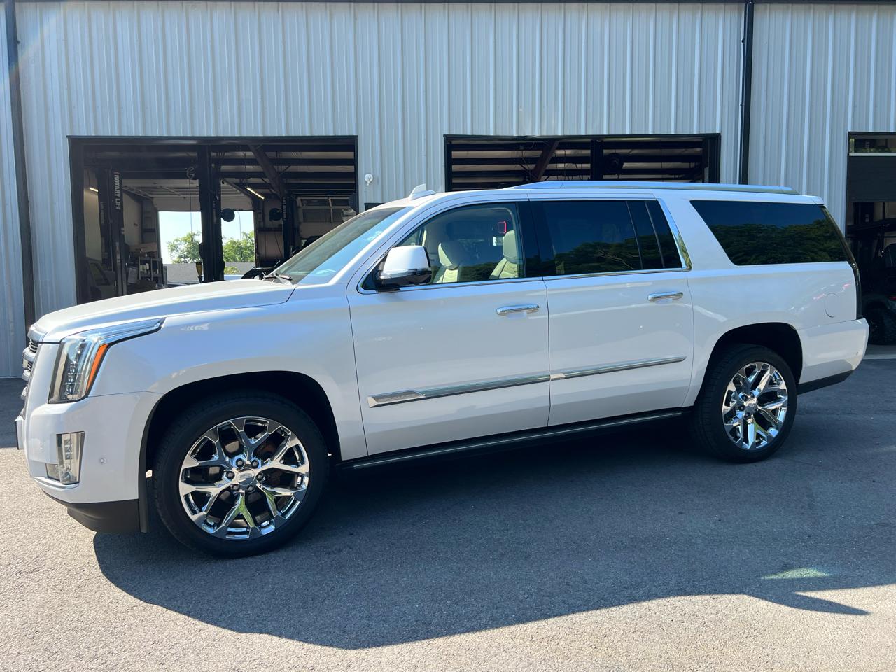 Cadillac Escalade ESV 4WD 4dr Premium Luxury 2018