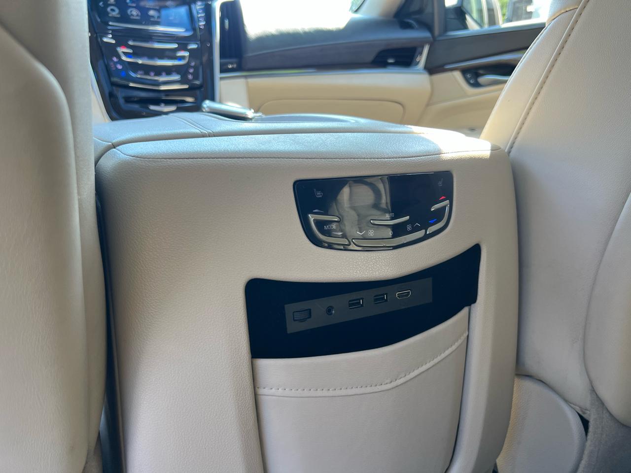 Cadillac Escalade ESV 4WD 4dr Premium Luxury 2018