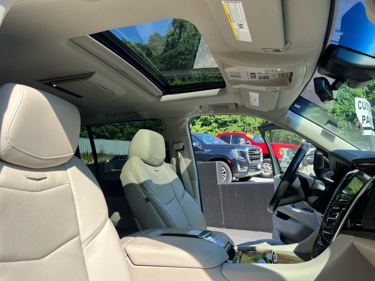Cadillac Escalade ESV 4WD 4dr Premium Luxury 2018